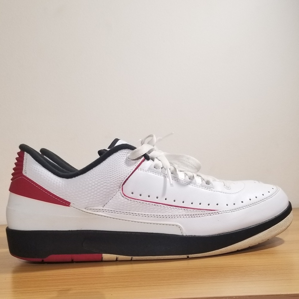 Air Jordan 2 Retro Low Sneakers